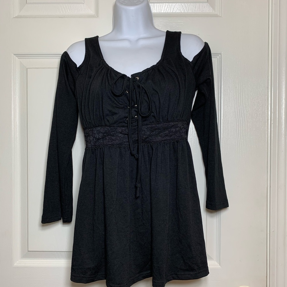 NWT open shoulder top